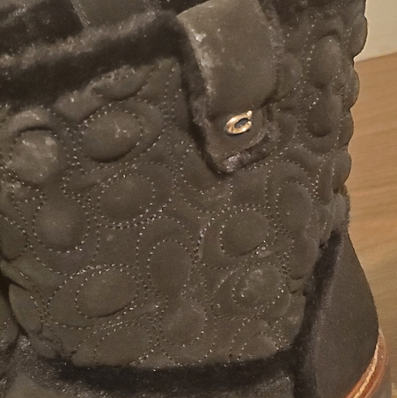 Women's Black Winter Boots - Picture 5 of 17